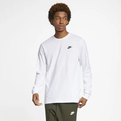 Camiseta Nike Sportswear Masculina R$90