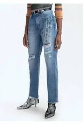 Calça Jeans HERING Na Base Mom Com Efeito Destroyed E Estampa - Azul - R$42