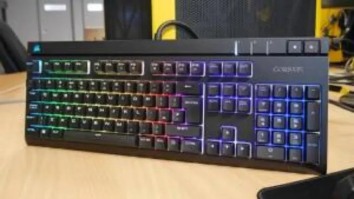 [CC SUB no APP] TTeclado Gamer Corsair STRAFE RGB Mecânico Cherry MX Silent CH-9000121-BR - R$425