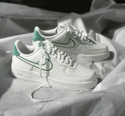 [R$586 1ª Compra App] Tênis Nike Air Force 1 '07 LV8 (Tam 37 ao 42)