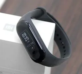 Smartwatch Xiaomi Mi Band 3 a Prova d'Água OLEDTouch Preto | R$140