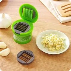 Cortador de Alho Profissional - Garlic Chopper | R$7,14