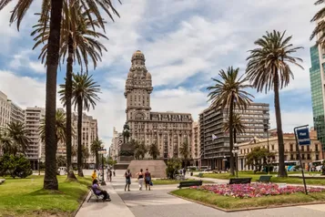 Passagens para o URUGUAI: Montevideo ou Punta del Este! A partir de R$ 1.064, ida e volta, c/ taxas