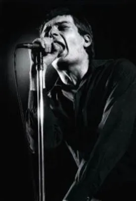 Tocando A Distância – Ian Curtis e Joy Division