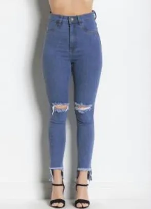 Calça Jeans Azul Claro com Barra Mullet Desfiada R$70