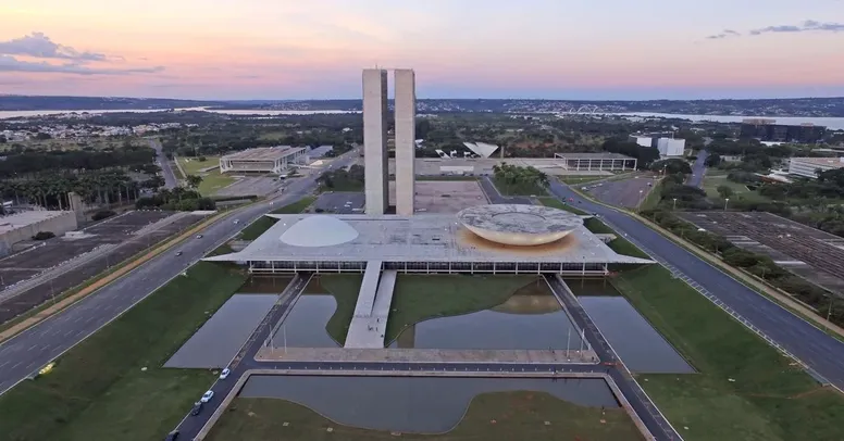 Passagem aérea ida e volta p/Brasília saindo de São Paulo a partir de R$ 356 em Out/2023