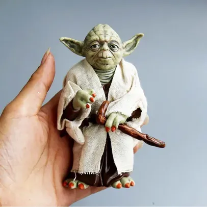 Action Figure Mestre Yoda com roupa de tecido 12cm (Star Wars)