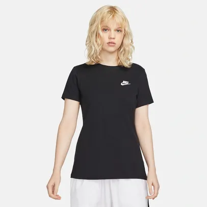 Camiseta Nike Sportswear Club Feminina