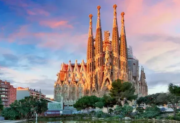 Aéreo + hotel para Barcelona a partir de R$ 1754 - Set a out/2023