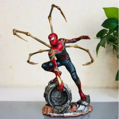 Figura de ação Titan Hero Series Ultimate Spider-Man