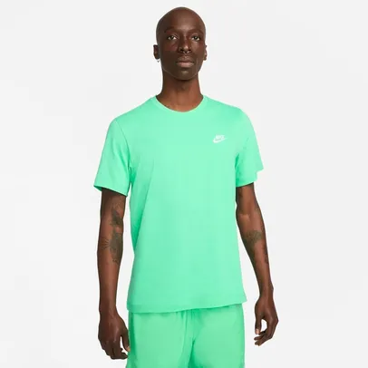 Camiseta Nike Sportswear Club Masculina Verde Tamanho (P,M,G,EEG,EG)