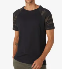 Camiseta Raglan Camuflada - Preto